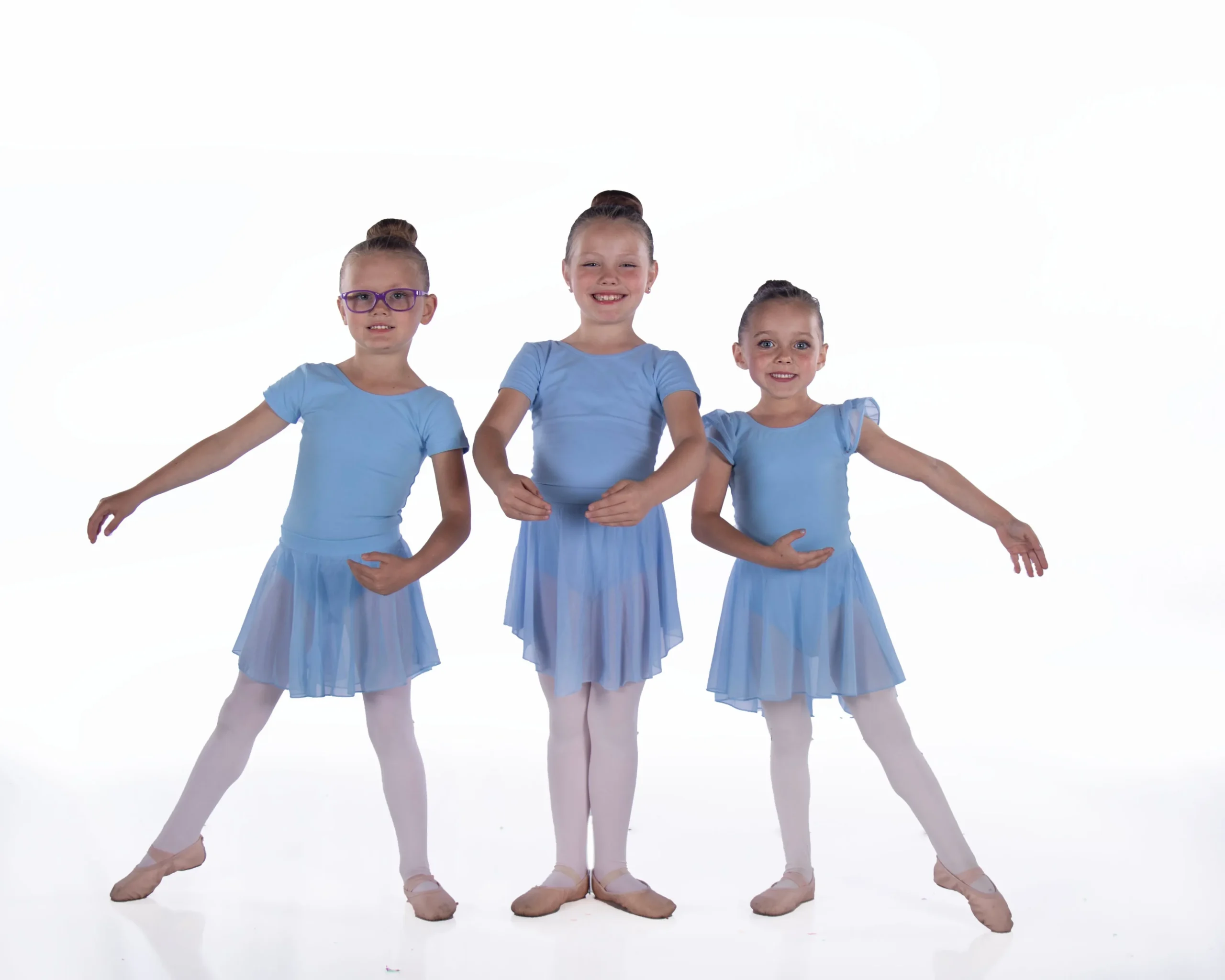 ballet-dancers-white-background-smiling